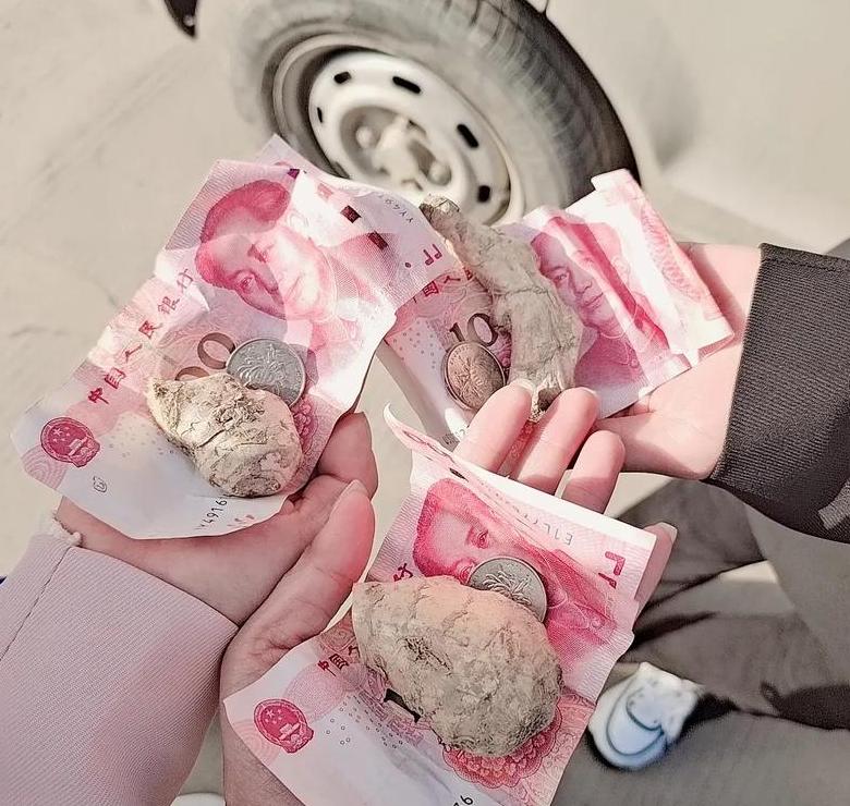 英语量词解析：apieceof,aloafof,abarof的用法区别